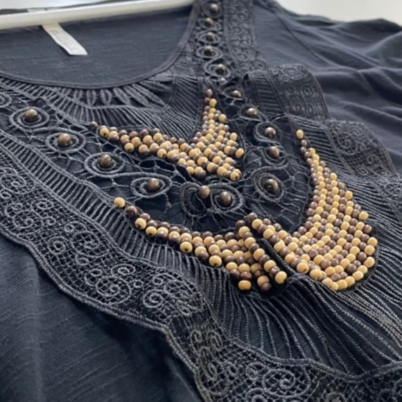 FLATS AND HEELS Womens L Black Boho Wood Bead Applique Flowy Semi Sheer Top - Picture 7 of 9